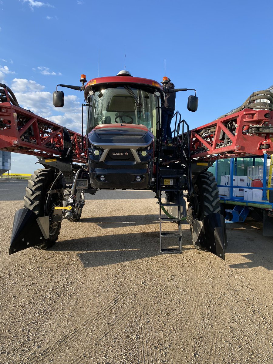 Jetski_15's tweet photo. Great morning to get this Miravis Star trial sprayed- a big thank you to Craig and Charlie Templeton and @aggrowconsult for being great co-operators! https://t.co/LowGQJ0OEN