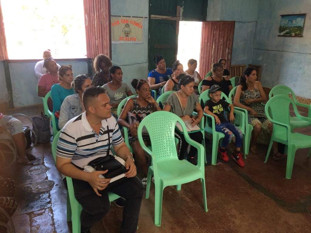 Se desarrolla capacitación por parte de la Antena de la UCLV a los trabajadores sociales, para realizar talleres con los  jóvenes estimulando su incorporación a los estudios y al empleo. #VillaClara #SomosCuba #TrabajadoresSociales #LatiendoConCuba. #DPTVC