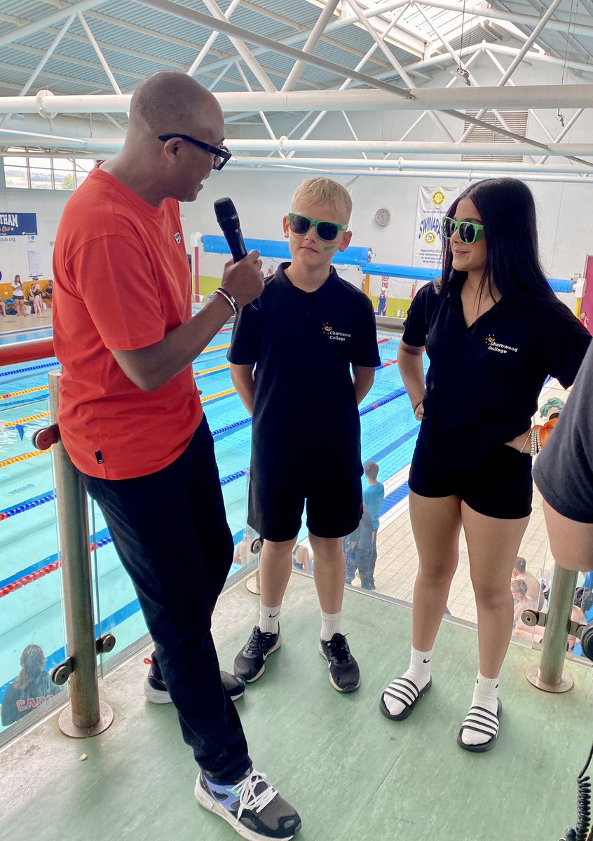Meeting Colin Jackson at #DRETsummercup <a href="/CharnwoodPE/">Charnwood College PE</a> <a href="/CharnwoodColl/">Charnwood College</a>