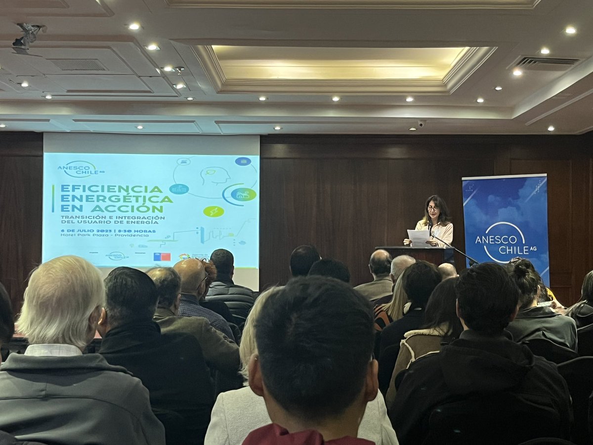 CarolinaCHugot's tweet photo. Hoy con el @MIE_UCatolica y @s_haydn presentes en los 16 años de @ANESCOCHILE, impulsando la eficiencia energética a todo nivel e invitando a los usuarios finales a sumarse a la lucha contra el cambio climático. https://t.co/ORwUCy5Pwq