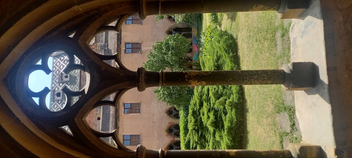 colVictorHugo's tweet photo. Dans le cadre de la fin de l'année, les professeurs (re)découvrent le musée  Unterlinden et l'offre pédagogique associée. L'objectif est que chaque élève du collège visite le musée au cours de sa scolarité. @villecolmar @acstrasbourg @MUnterlinden https://t.co/rxvRSYyHgI