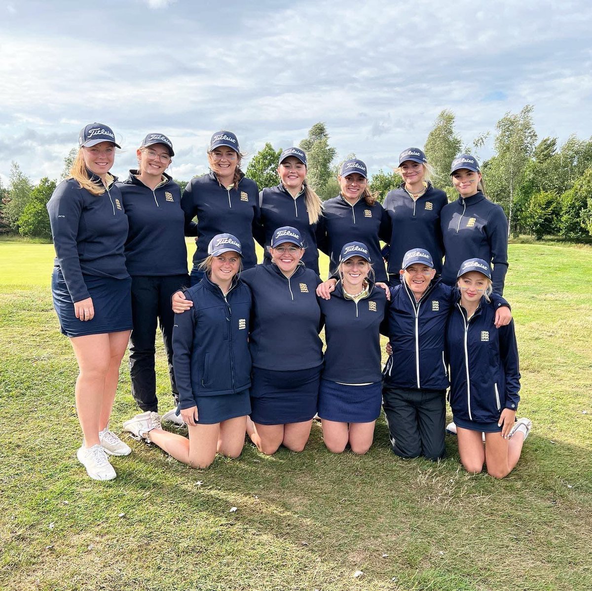 Nikki Jane Mans tweet media