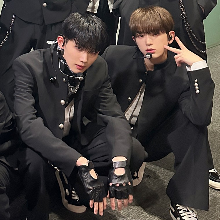 joruapics's tweet photo. OH MY GOD LOOK AT THEM https://t.co/LbzsXltCt9