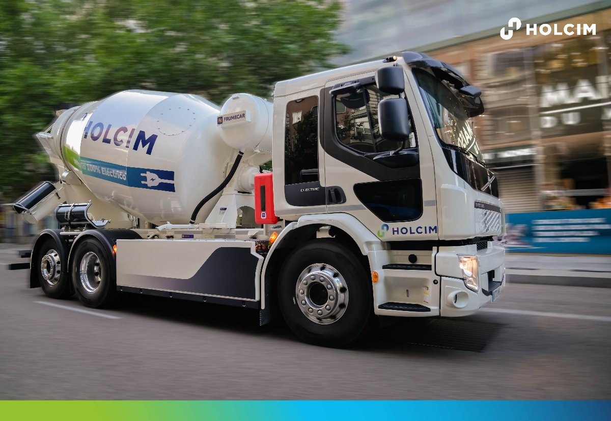 Holcim_es's tweet photo. ¡Primera hormigonera 100% eléctrica ya circula por el centro de Madrid!

Este vehículo, de cero emisiones netas directas, es el primer hito en la transformación de la flota de la compañía.

➖Evitaremos la emisión de 58 toneladas de CO2 anualmente. https://t.co/Tcfbn4TlRl