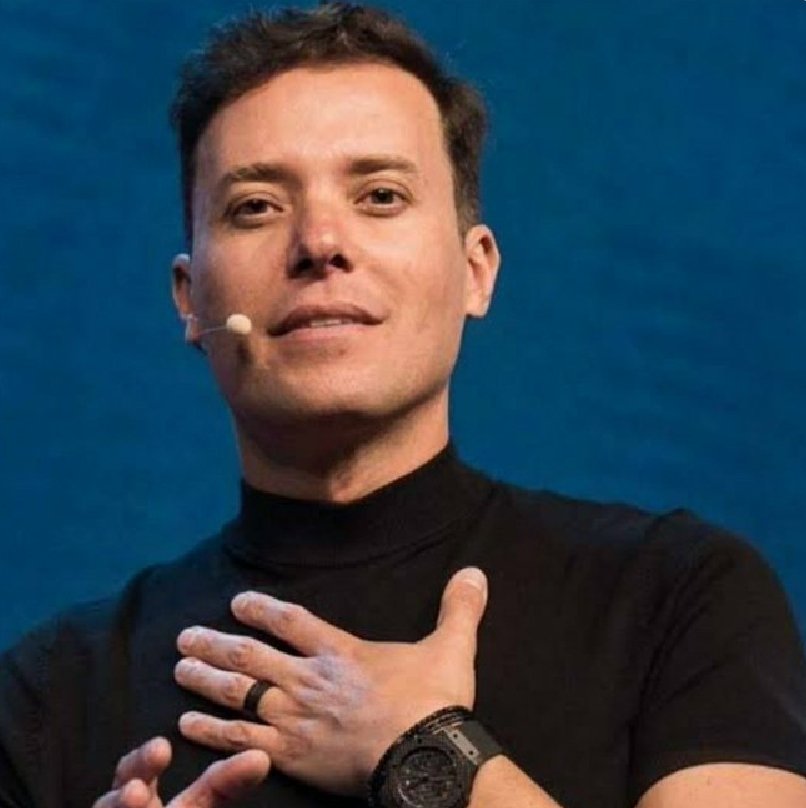 cesarcalejon1's tweet photo. Nunca falha. Um ex do Valadão escancarando a hipocrisia do extremista religioso. Sexualidade mal resolvida e religião formam uma combinação terrível. Entendem quem é o lgbt que o pastor quer elimin@r, né? https://t.co/45bpMbA1P1