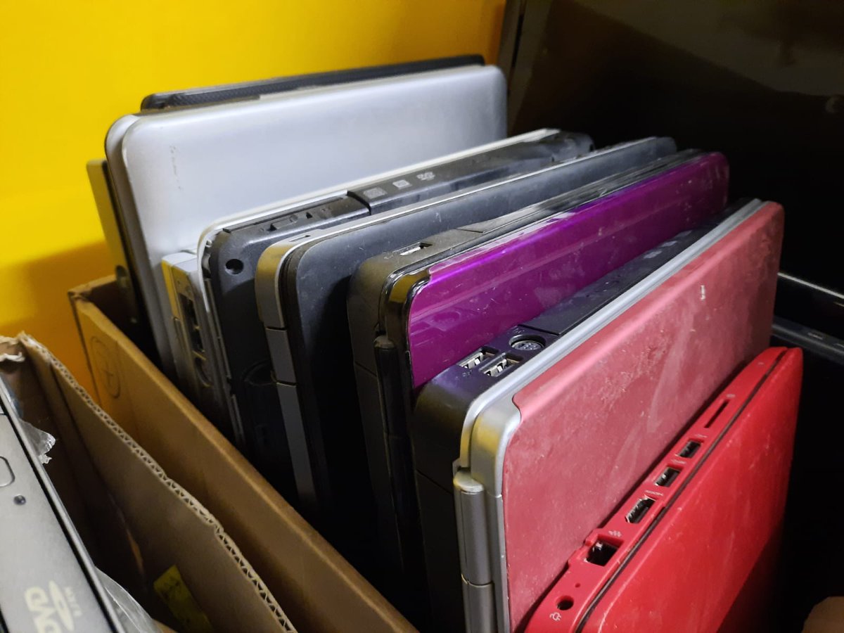 Do you have a stack of old laptops you don't know what to do with?
We can securely destroy them with our hard drive shredder!
Hard drive shredding: £12.50
Hard drive removal from laptop/computer: £6
Same day shredding &amp; certificate of destruction provided.
ushred.co.uk