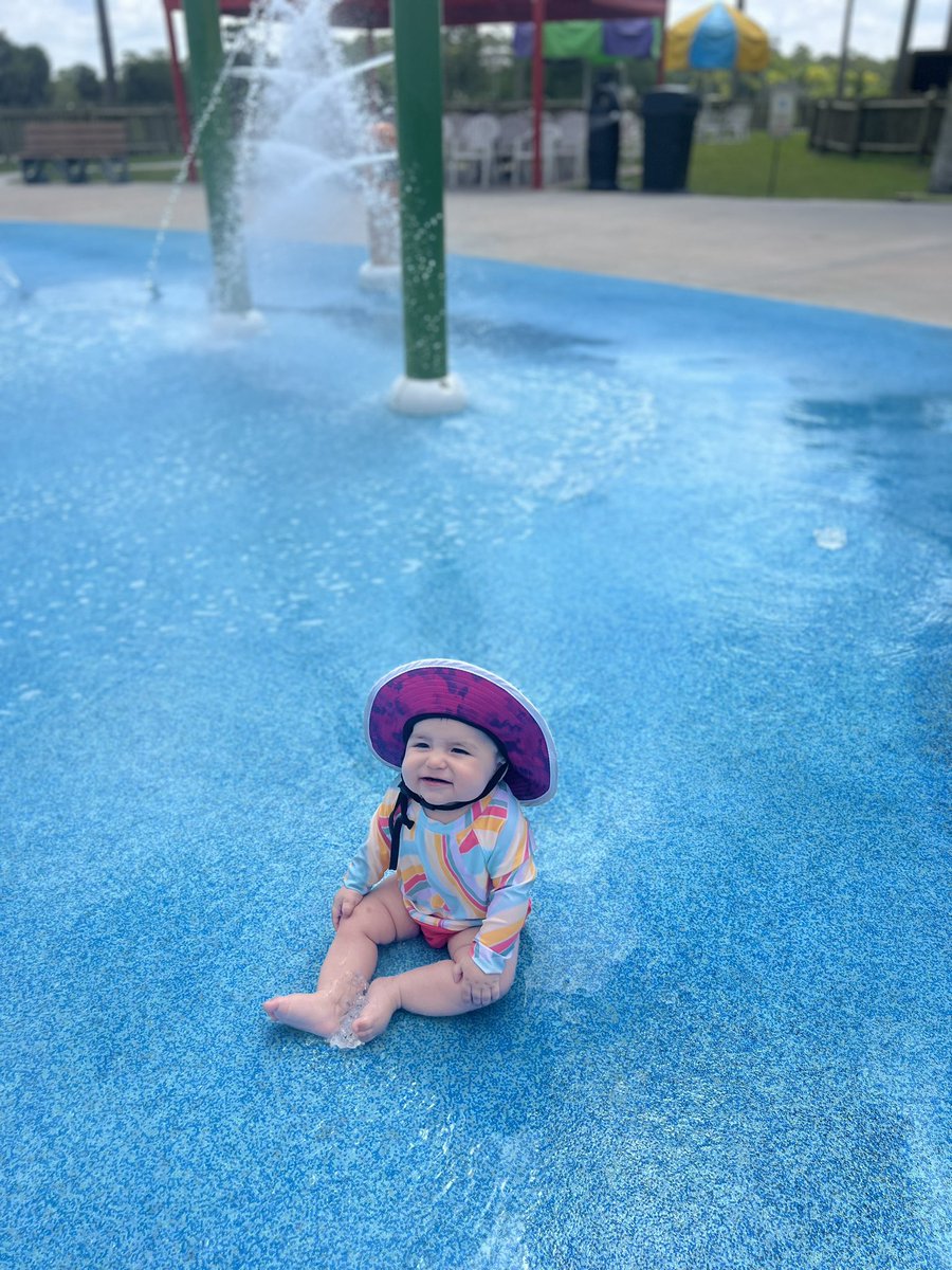 Haskinsssss's tweet photo. couple pictures of my girl cause she's getting so big 🥺❤️ https://t.co/hNDKNoNHAI