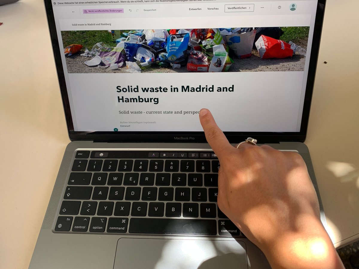 The German team of <a href="/vglobaleu/">V-GeoSciEd</a> with participants from the universities of <a href="/unihh/">Universität Hamburg</a> and <a href="/WWU_Muenster/">Universität Münster</a> is guest in Madrid <a href="/UNED/">UNED</a>. We are working on the creation of virtual field trips at a multiplier event with multipliers from several European countries.