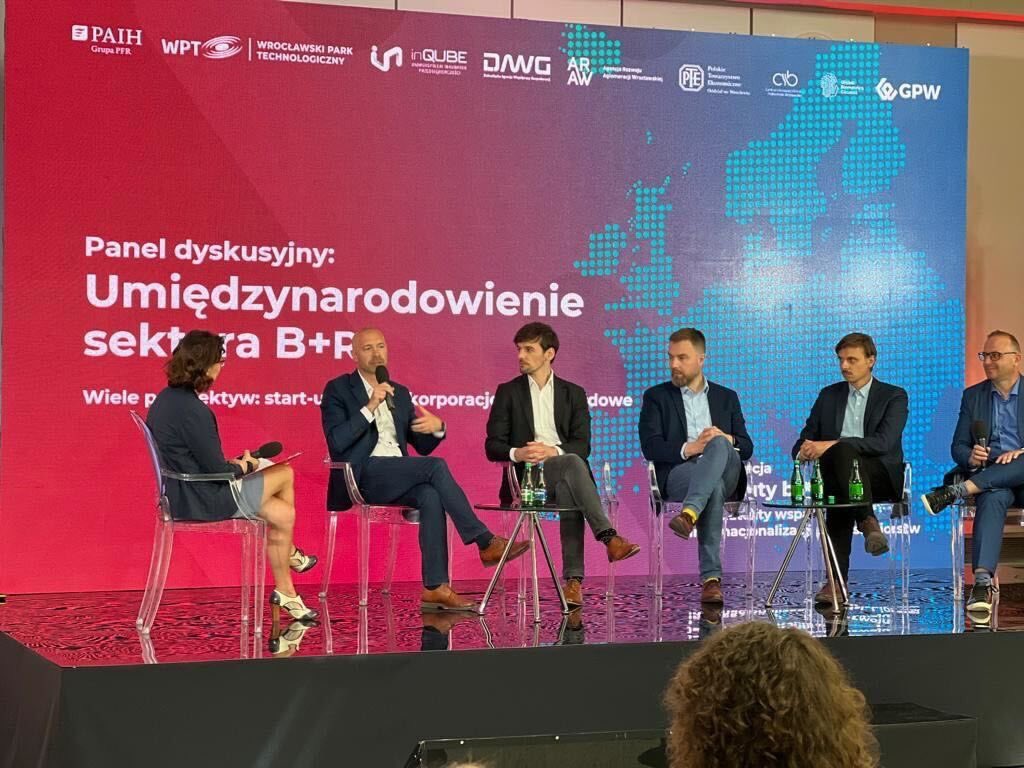 PayEyePolska's tweet photo. Today, we participated in the conference 'Research Institutes as Satellites Supporting Business Internationalization'. 🚀
PayEye was represented by Krystian Kulczycki, Vice President of PayEye and Anna Andrych, Director of Marketing and Communications.
#WPT #PayEye https://t.co/IfjAihMIlJ