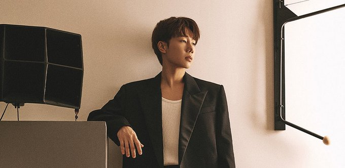 HanteoNews's tweet photo. [Initial Chodong Record] Kim Sung-kyu, Initial Sales Exceeded 30,000 Copies... Kim Sung-kyu's Small Talk Worked (Hanteo Chart Official)

#김성규 #KimSungKyu #2023_SS_Collection #Small_Talk #HanteoChart #First_Week_Sales

Full🔗https://t.co/GAwh4mi11p https://t.co/QIXqONuALj