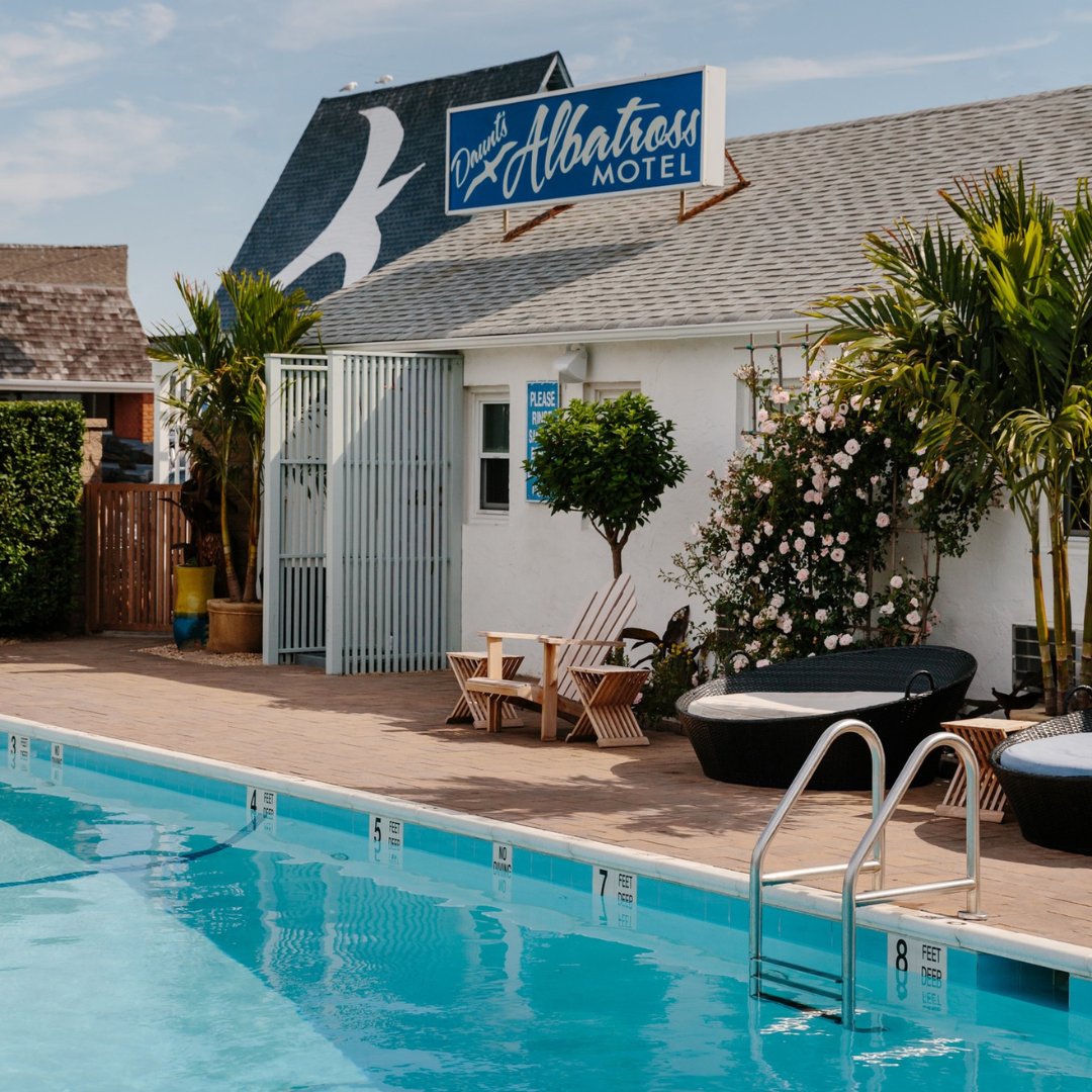 MonarchWine's tweet photo. Check out a few of our favorite excellent accommodations in Hampton's here: 
@HouseTopping 
The American Hotel
@DauntsAlbatross  

https://t.co/4MAdFiJe1Z

#monarchwine 🍷⁠
⁠
#easthampton #hamptons #newyork #travel #travelguide #winelife #winegeek #wineporn #montauk https://t.co/THZTiIJNvJ