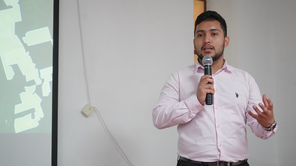 Esta herramienta será clave para el proyecto “Guacamaya” como una solución de inteligencia artificial que integra y analiza la información de la #Biodiversidad y #Deforestación para preservar la Amazonia con tres enfoques principales: 🧵👇