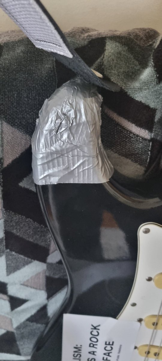 F4Mikey's tweet photo. @GingerWildheart I know your a nirvana fan I got on Facebook market place a lovely 1989 Korean simic squire strat for £130  im turning it into a jurt vandalism strat. https://t.co/6hlNk2TfDT