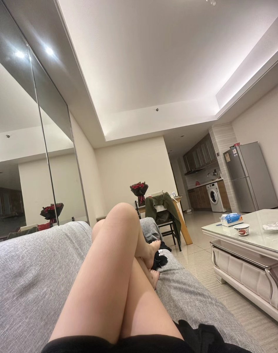 kbdexin's tweet photo. 有喜欢吃榴莲的吗?来我家 https://t.co/DckF75wp06