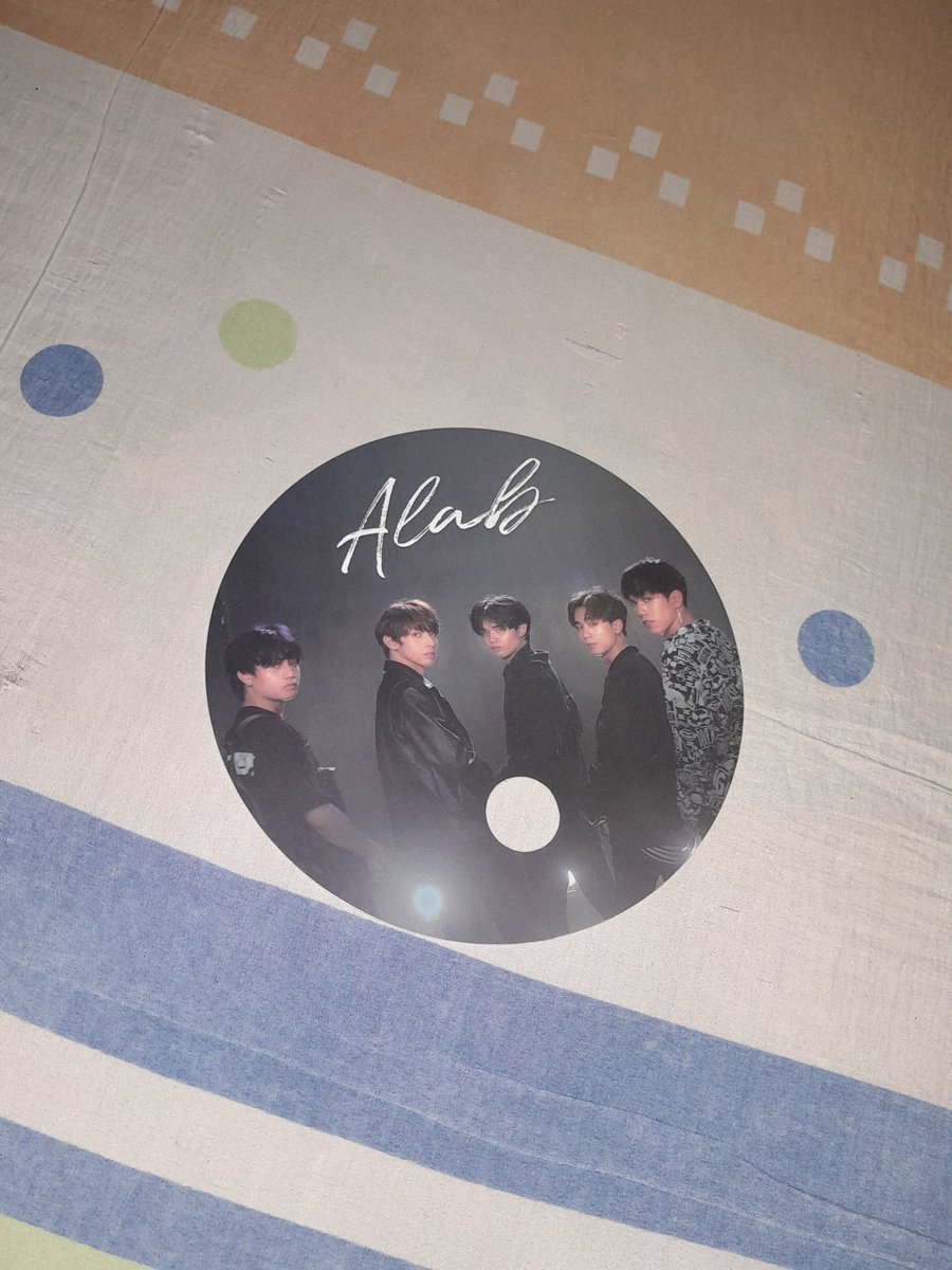 thchnnd's tweet photo. < wts lfb sb19 >

🔎 sb19 lightstick v1 and pvc fan

☆ 500 + sf
☆ reply/dm to claim and for condi
☆ payo
☆ onhand

💵: gcash
🚚: j&amp;t 

t. wts lfb sb19 lightstick v1 josh pablo stell ken justin https://t.co/Wdi6nxJrLE
