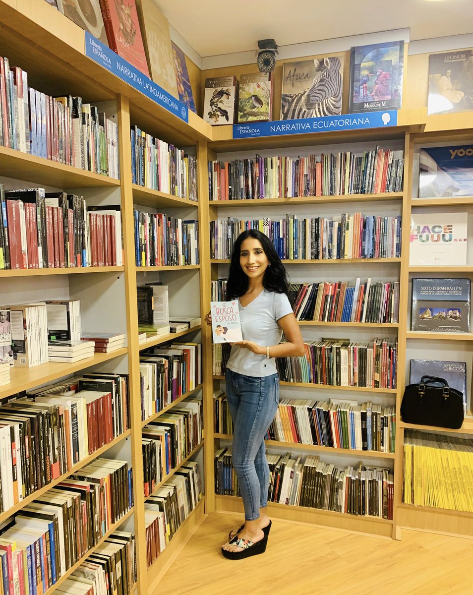 Arassha17's tweet photo. Foto con mi libro 😍 😎💅🏻 

📍Recuerda que puedes comprar mi libro en Librería Española, en Quito, Guayaquil y Ambato 
#sebuscaesposo #comediaromatica #escritorasecutorianas #libreriaespanolaec https://t.co/wRg2svtvV7
