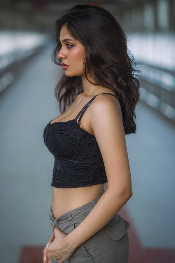 F0W6e6nacAAD6tJ?format=jpg&name=900x900