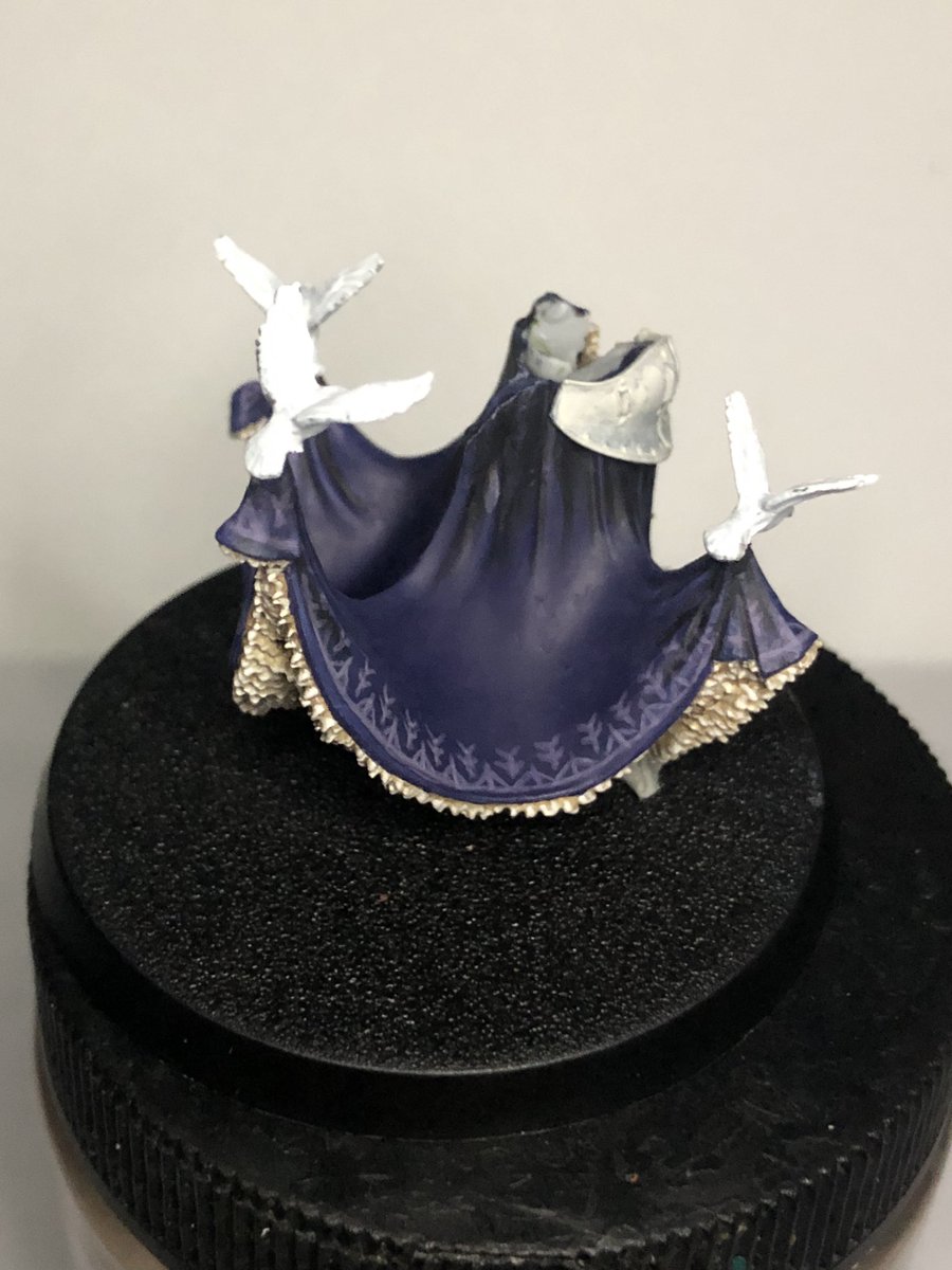 FancyKelvin's tweet photo. Sorry pictures are terrible, I continued with the pattern and worked on some glazes to try and blend it.
#warhammercommunity
#gamesworkshop #wip #warhammerwip #hobbypainter #paintingwarhammer #miniaturepainting 
#ladyhaera #kislev #tzarinakatarin #mordheim https://t.co/66ANmAEY2Q