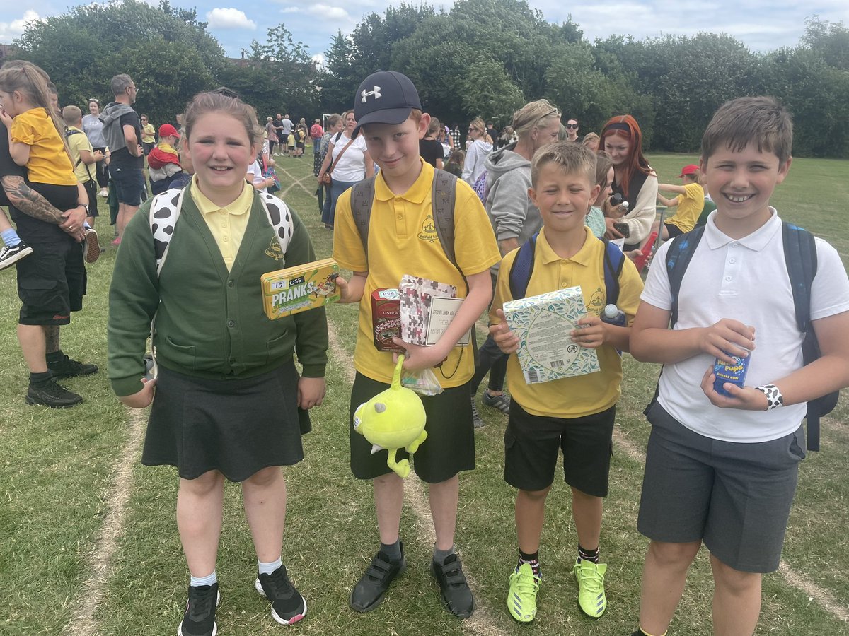 BellfieldPS's tweet image. Class 5 had a brilliant time at the summer fayre, even winning a few prizes along the way! 
#HCAT #BrilliantBellfield