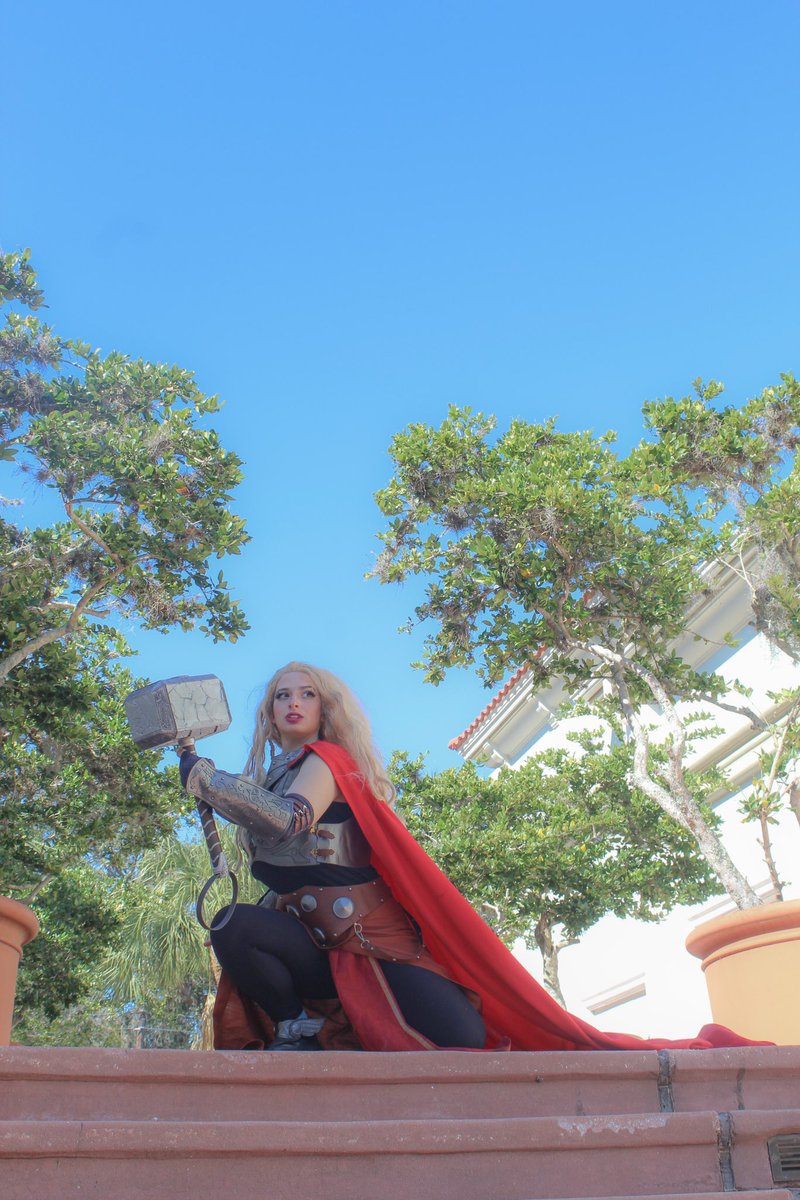 allnewthor's tweet photo. happy #thorsday 🌩️
#janefoster #mightythor https://t.co/iXhC98feNp