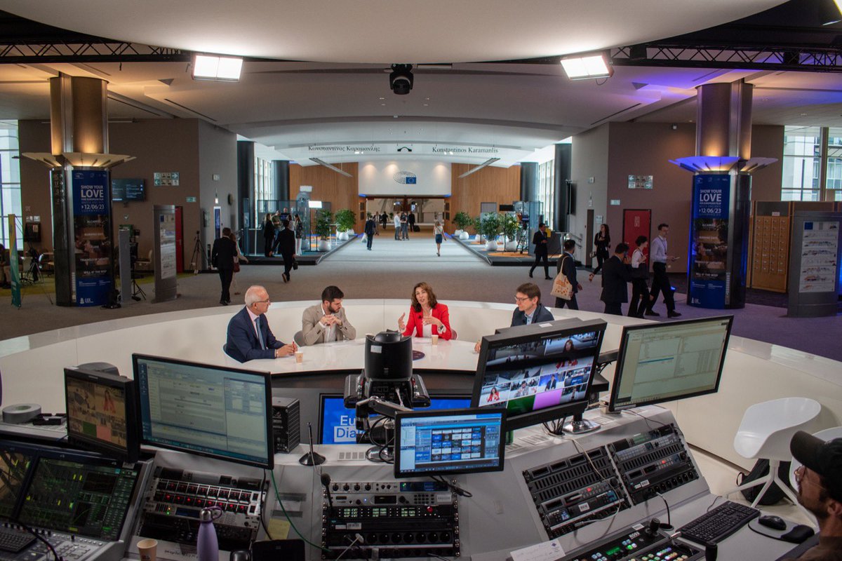 EPoptcheva's tweet photo. ¡Empezamos las jornadas #Eurodialogue sobre las reformas del sistema de pensiones y del mercado laboral 🇪🇸 y lo que podemos aprender de otros países 🇪🇺!
con @magarciadiaz, @mjansen_madrid, @SchuhUlrich, @mBarslund y Markus Knell

Nos vemos en el streaming a las 17h👇
https://t.co/zkLguMBM6n