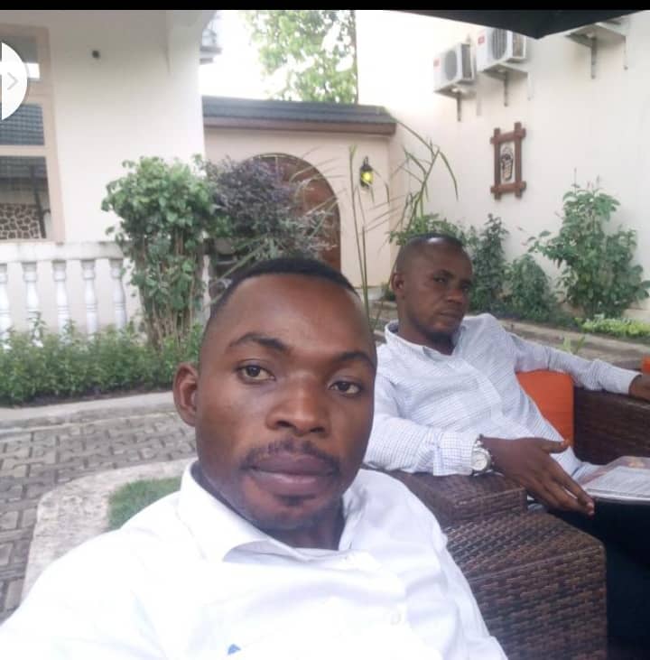 DM_KOMBOZI's tweet photo. J'appelle la jeunesse de ma communauté LISUNGAMELI LOKELE à l'unité et aussi à cultiver l’amour sincère.Ensemble relevons les défis de notre Communauté. Soyons soudés tout en parlant le même langage, surtout pour l’intérêt de tous. DM KOMBOZI, Predt des jeunes. https://t.co/4BMnTRSgwW