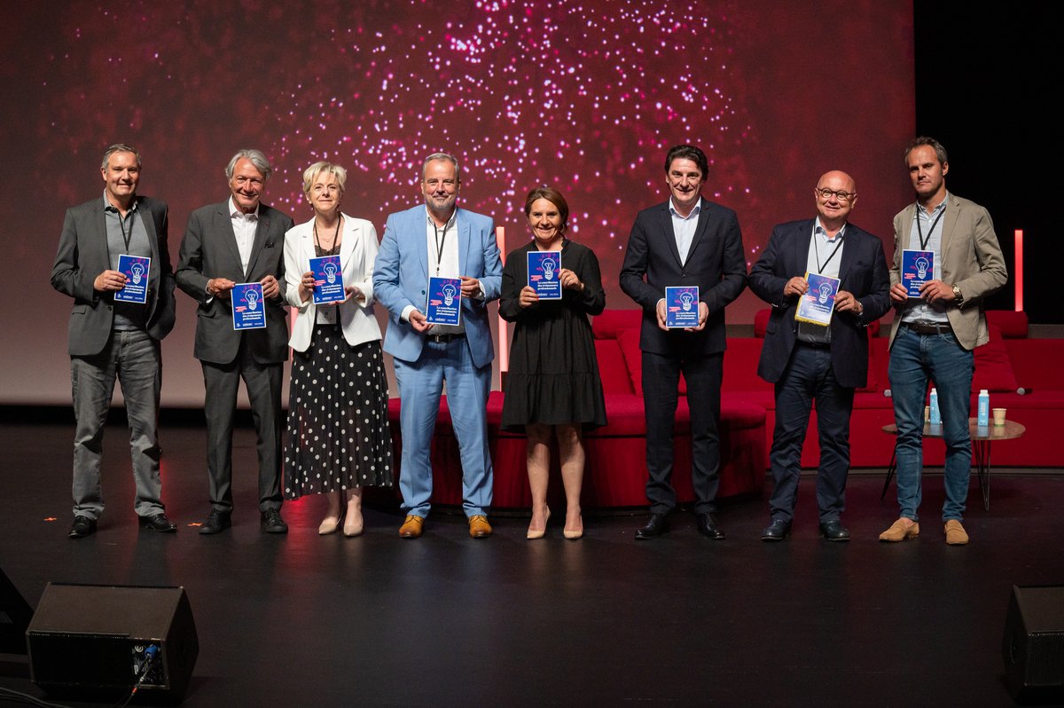 UNIMEV_FR's tweet photo. #SYT2023 à Deauville, @UNIMEV_FR a dévoilé son livret « Grands enjeux économiques et sociaux. La contribution des événements professionnels ».👏
▶️Le Livret : https://t.co/UDDwXWflUT
#eventprofs #evetterr @LEVENEMENTAsso @CREALIANS @LE_RESEAU_TDF @CoesioCongres @FCongresEvents https://t.co/81bvHVNgHm