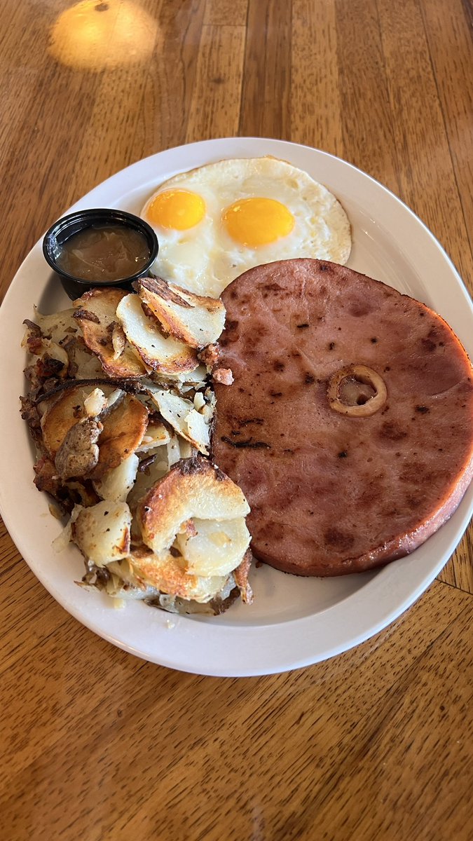 BJsNVBBQ's tweet photo. #GoodMorning! We’re serving #MouthWatering #breakfast items until noon. Head over to 80 E. Victorian Ave. to place your order for dine-in or take-out. 

See you soon! 

.
.
.

#BJsNVBBQ #SparksProud #FamilyOwned #Delicious #Food #SparksNV #HomeMeansNevada #NorthernNevada https://t.co/53rwCDvVkp