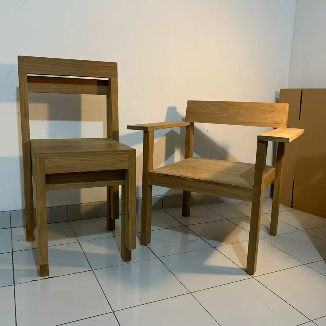 Mau jual kursi 1/1 edition
Bikin taun lalu modal penasaran aja
Cocok buat masuk gudang atau di hujanin di teras 5m² kalian
Boleh di bidding start from 700k
Kalo mau 3d model nya buat proyek design interior cafe korea juga boleh tar di kirim file skecap nya