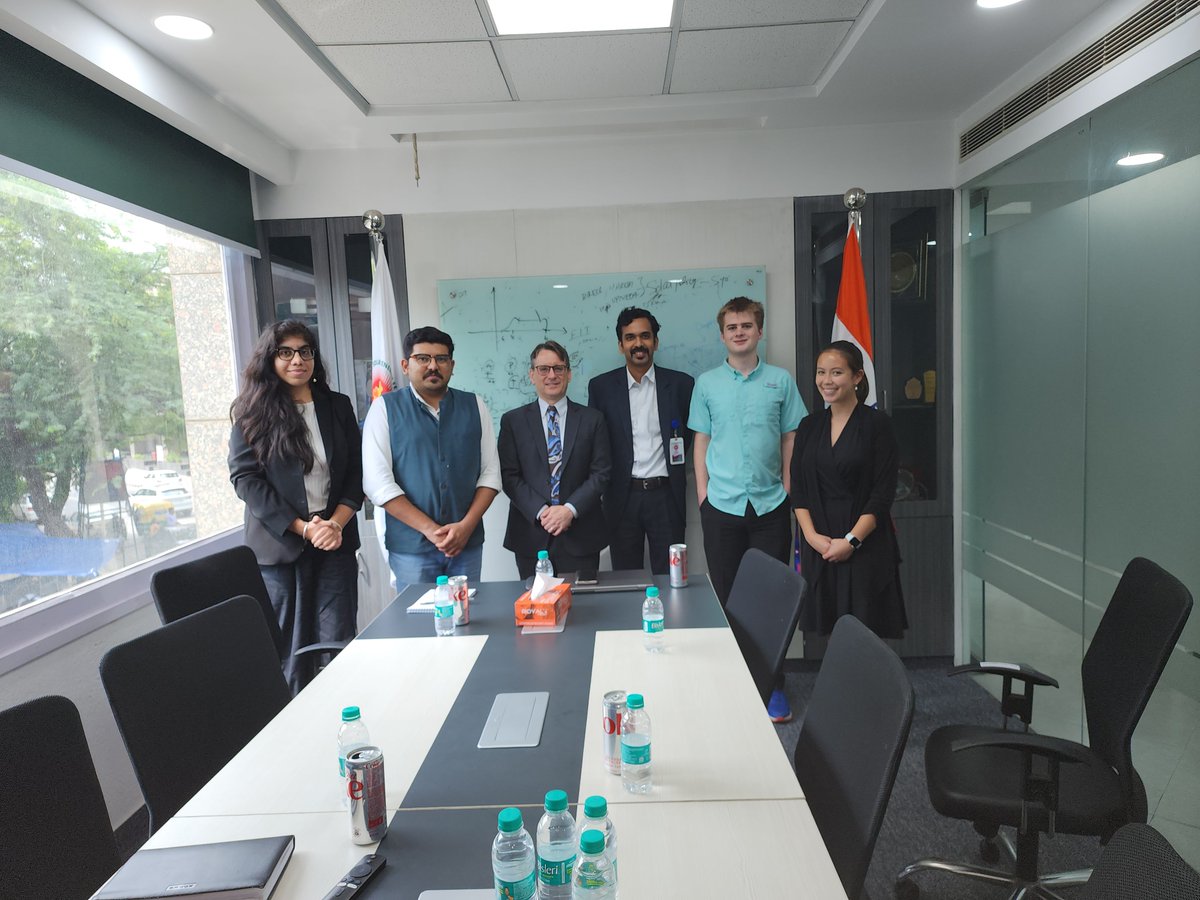 SubbuPulipaka's tweet image. A pleasure hosting Mr. Damon DuBord, Energy Unit Chief of @USAndIndia at @NSEFI_official secretariat today. Interesting discussions on 🇮🇳 🇺🇸 Renewable Energy Ties, Solar Manufacturing,  Distributed Solar and Storage.

#FutureisAI 🇮🇳 🇺🇸