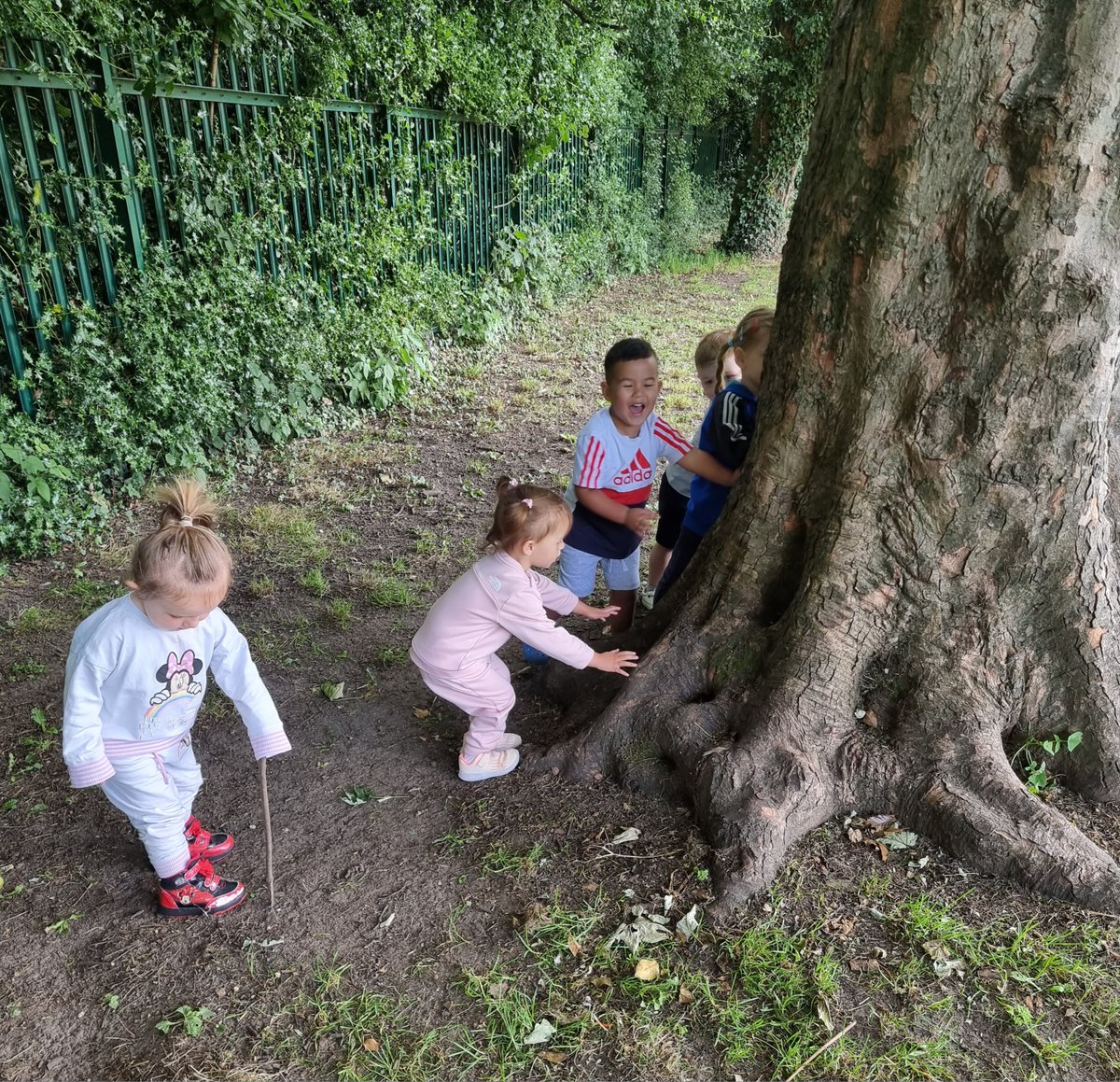 ASAParentSup's tweet photo. We had a fantastic morning at the final Playgroup for this school year. Playgroup will start up again mid September. The children loved having a picnic and enjoying the sunshine 🌞🌞 https://t.co/QUWTBfAJ2w