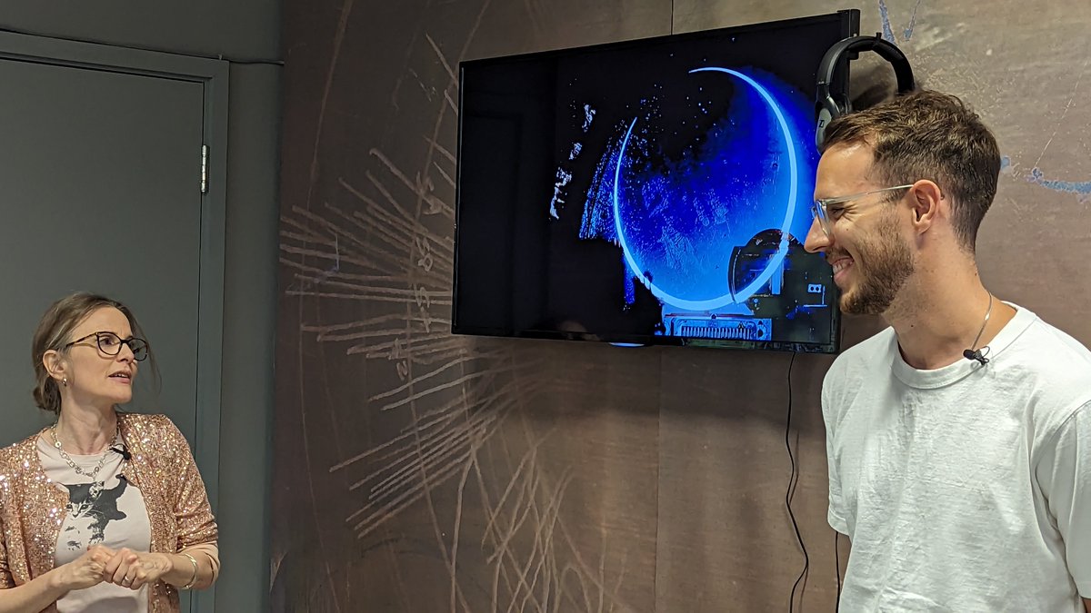 We’ve opened our doors to celebrate #LDW2023 with a tour of Data as Culture artworks with @hannah_redler <a href="/CalumInv/">Calum</a> and <a href="/JoeMassey_/">Joe Massey</a> introduce One Hundred Thousand Sun by Rohini Devasher hubs.li/Q01WTnCX0 #data #art