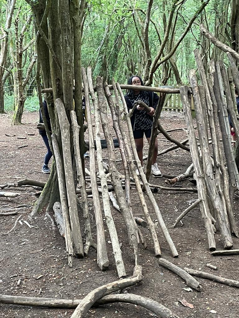 HighViewPrSch's tweet photo. It's shelter building and a campfire at #HighAshurst @SOLDoutdoors https://t.co/cze8cK5Jpq