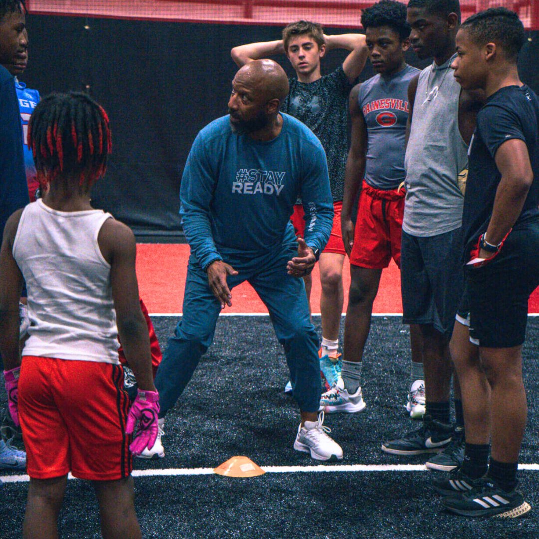 Its all about attention to details! 

#AceAcademy #FootballTraining #SkillPositions #Athletes #EliteCoaches #Technique #Fundamental  #Athletes #WRs #TrustTheProcess #PlayerHighlight