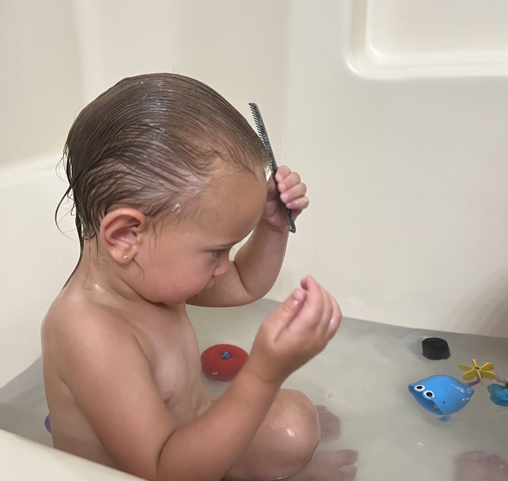 YobeeCare's tweet photo. Yobee Care Calm & Comfort ScalpMask™ for Kids soothes a dry scalp and is “perfect for bath time before bed!”💗-Rhiannon S. https://t.co/utIY4QEr3y
#yobee #yobeecare #forkids #bathtimeroutine #healthyscalphealthyhair https://t.co/QXHp3QNyuh