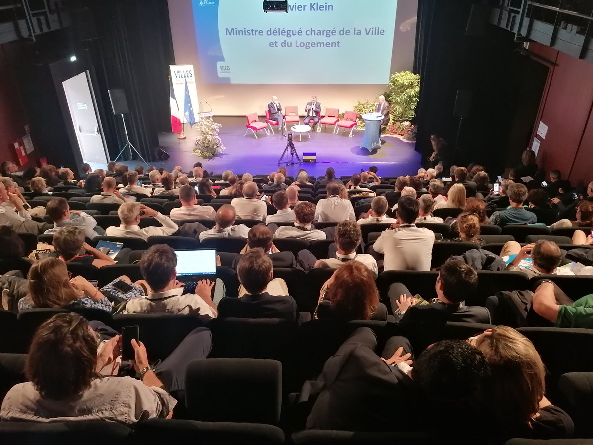 Le ministre délégué chargé de la ville <a href="/OlivierKlein93/">Olivier Klein</a> évoque sa méthode de préparation des futurs contrats de ville, en concertation avec les  maires, sur tous les sujets. Beaucoup d'attentes des élus concernés !