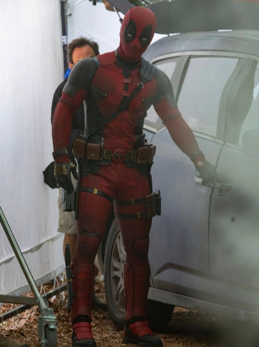 NewsMarvelPL's tweet photo. Ryan Reynolds na planie filmu 'Deadpool 3'! https://t.co/ri67rmD1K6