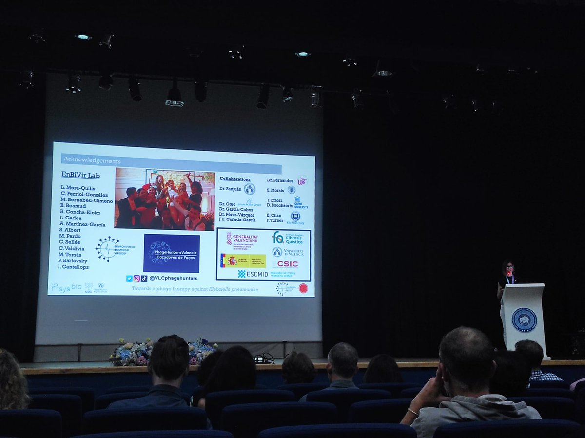 <a href="/pilardomingoc/">Pilar Domingo-Calap</a> #EnBiVirLab's PI giving her talk as invited speaker at #VoM2023 <a href="/vom2023/">Vom2023</a> in session "Current state and latest developments in therapeutical application of phages" 🥰 Proud of you and of all we achieved together since our group was created, only 2 years ago 💪👩‍🔬👨‍🔬