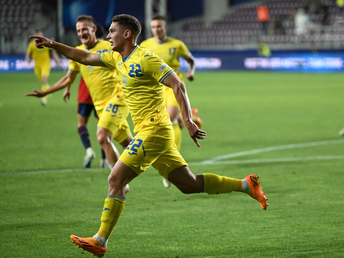 UEFAUnder21's tweet photo. The Ukraine train 🇺🇦

What a team 👏👏👏

#U21EURO | @uafukraine https://t.co/jr9xkqUfCy