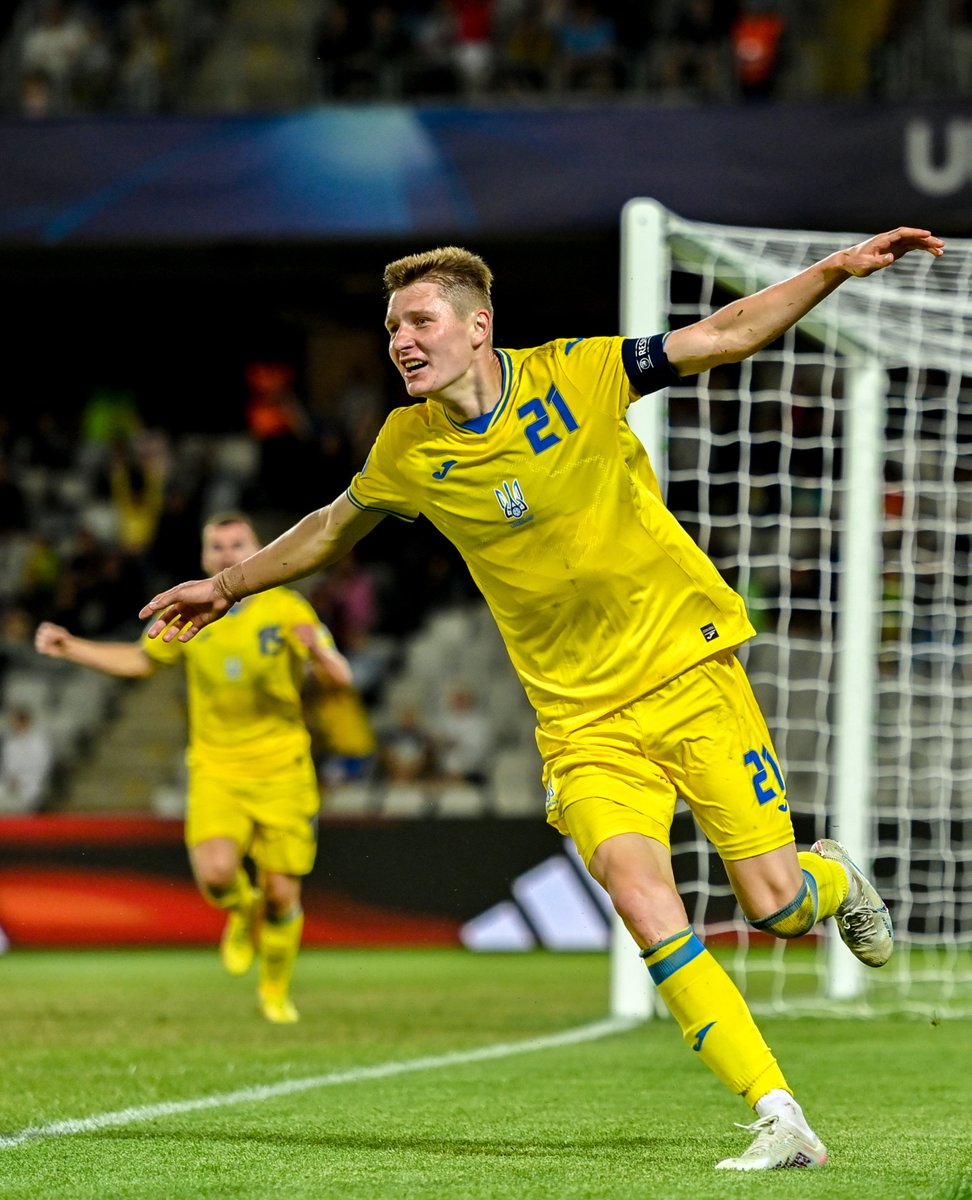 UEFAUnder21's tweet photo. The Ukraine train 🇺🇦

What a team 👏👏👏

#U21EURO | @uafukraine https://t.co/jr9xkqUfCy