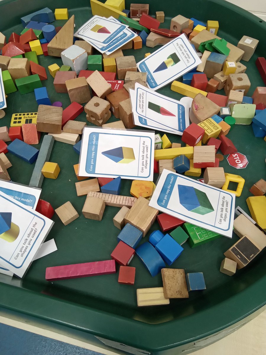 MrsJonesTA's tweet photo. 1Q having fun exploring  different  shapes ☺ 
@MissLukemans https://t.co/MMUB8uebcq