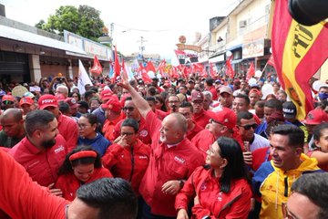 Las fuerzas de la revolución están en la calle llevando el mensaje de paz, amor e inclusión. #IndependenciaDeLaPatria