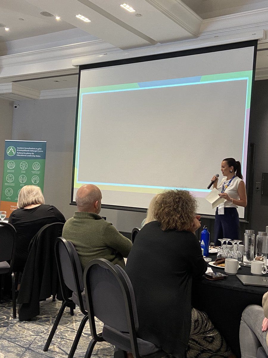 It was an honour to speak to the <a href="/NAELCymru/">Academi Arweinyddiaeth - Leadership Academy</a> Associates and our Australian visitors about the work of ILG and the opportunities that are available to schools in Wales thanks to <a href="/TaithWales/">Taith</a> and <a href="/TuringScheme_UK/">Turing Scheme UK</a> 🌎 #OSydneyiGymru #InternationalisingEducation