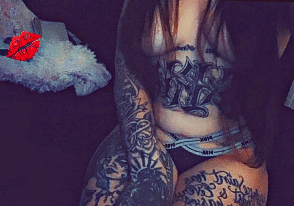 _badkarmaaa_'s tweet photo. Man I make this shit look easy 🥱 i ain’t trying, I just be me 😈

#tattooart #tattoo #tattoos #tattoomodel #tattedfreaks #tattedup #RussianGirl #polishgirl #Baddest #inked #SugarBabyTwitter #paypiggieswanted #payme https://t.co/WK41uDLQpO