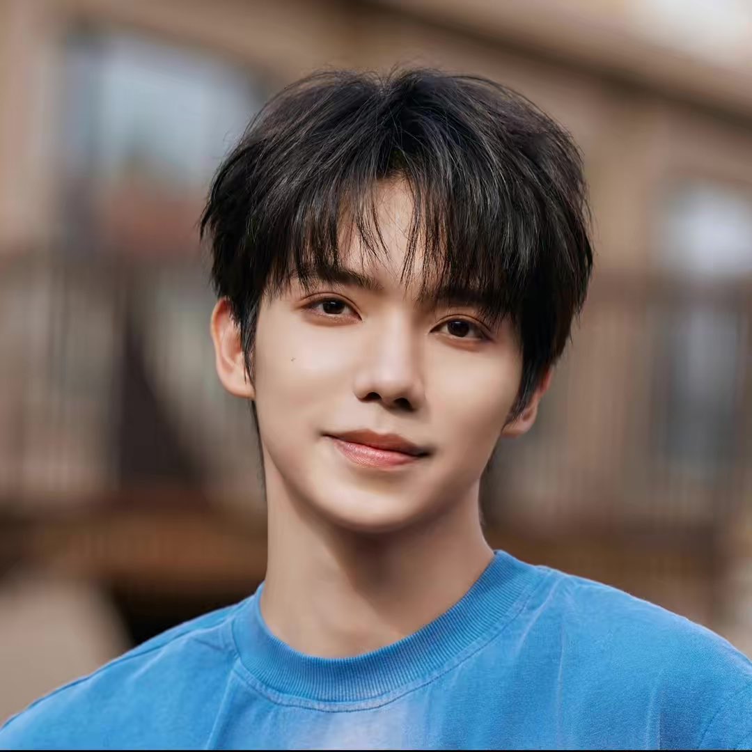 peppermintqq's tweet photo. Omg #LuoYizhou 1st music album is coming 😻 #LuoBoZhou #罗一舟 https://t.co/vEh6l8HnOn