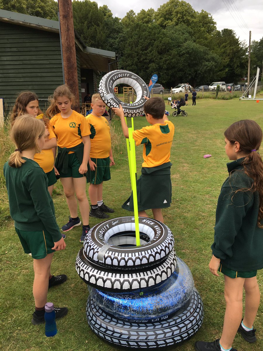 Forestofdeansc1's tweet photo. Team Challenge Day.  Primary Schools across the Forest of Dean trying out different challenges. Aimed at less confident pupils. Thanks to @SportilyUK @YourSchoolGames #ChallengeOn #Communication https://t.co/6qj8rQXC6X