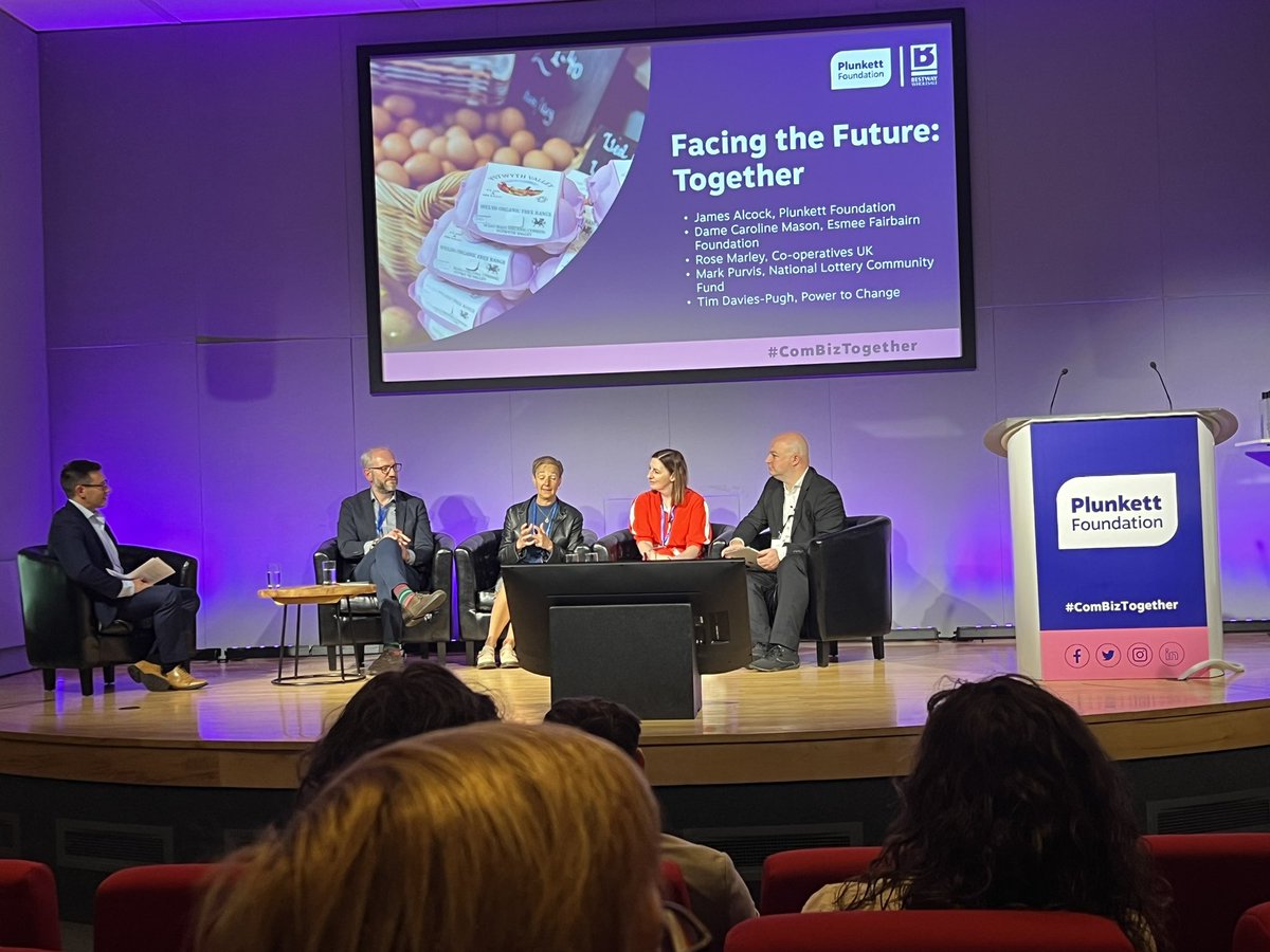 BroadwindsorCS's tweet photo. At the @PlunkettFoundat Facing the Future: Together conference. Interesting start 
#ComBizTogether https://t.co/sjHq0K44nJ