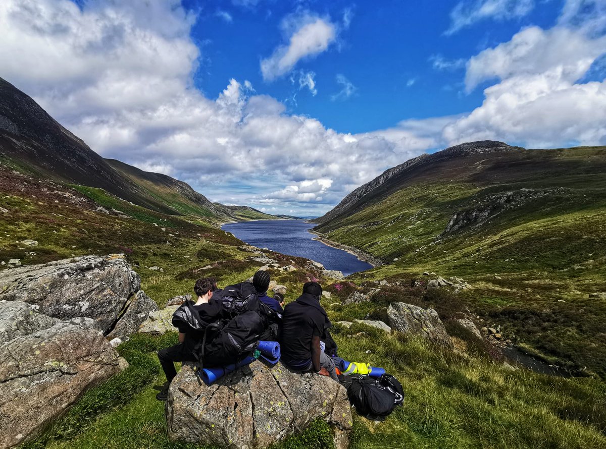 The students from @ChelseaDofE have been having a great time on their practice Gold expedition in Snowdonia. They have risen to the challenge well. @DofELondon @vango @CraghoppersUK