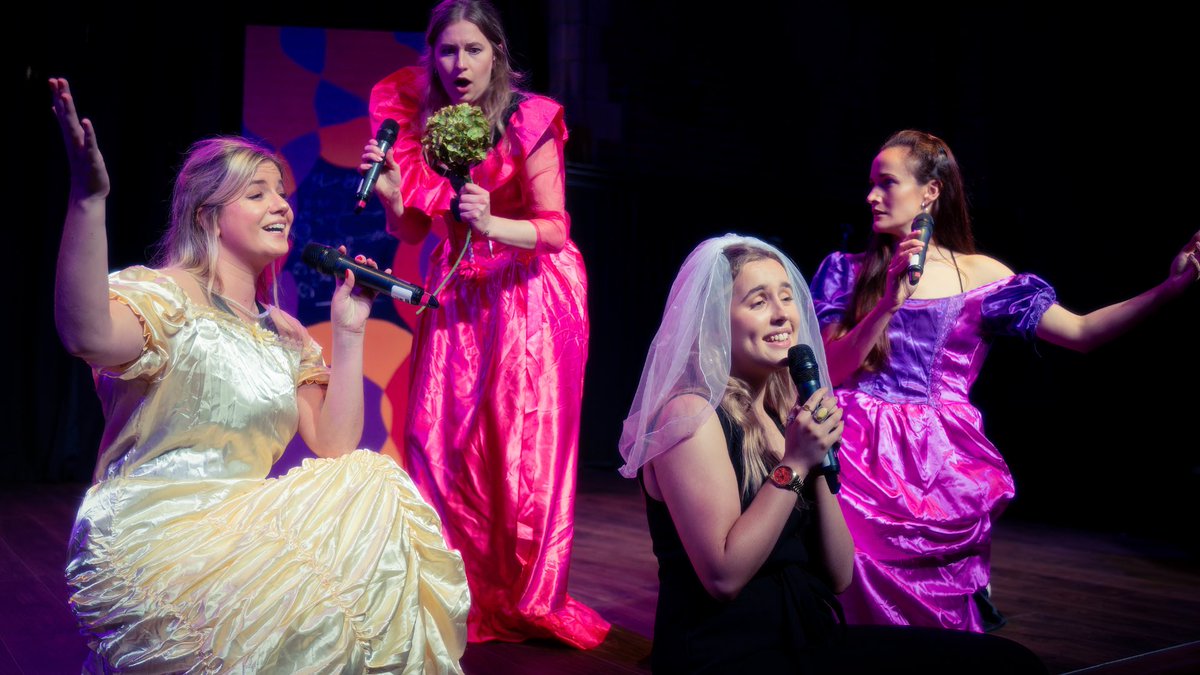 junctiongoole's tweet photo. @ProductionsShe is putting on a show and it’s opening night! But with the dating scene as complex as ever, and ‘ghosting’ all too familiar, some cast members are a little preoccupied…
Beverley Does Broadway comes to Junction Wed 30- Thu 31 Aug 🕺head to our website for more info https://t.co/bqEt5U2wdC