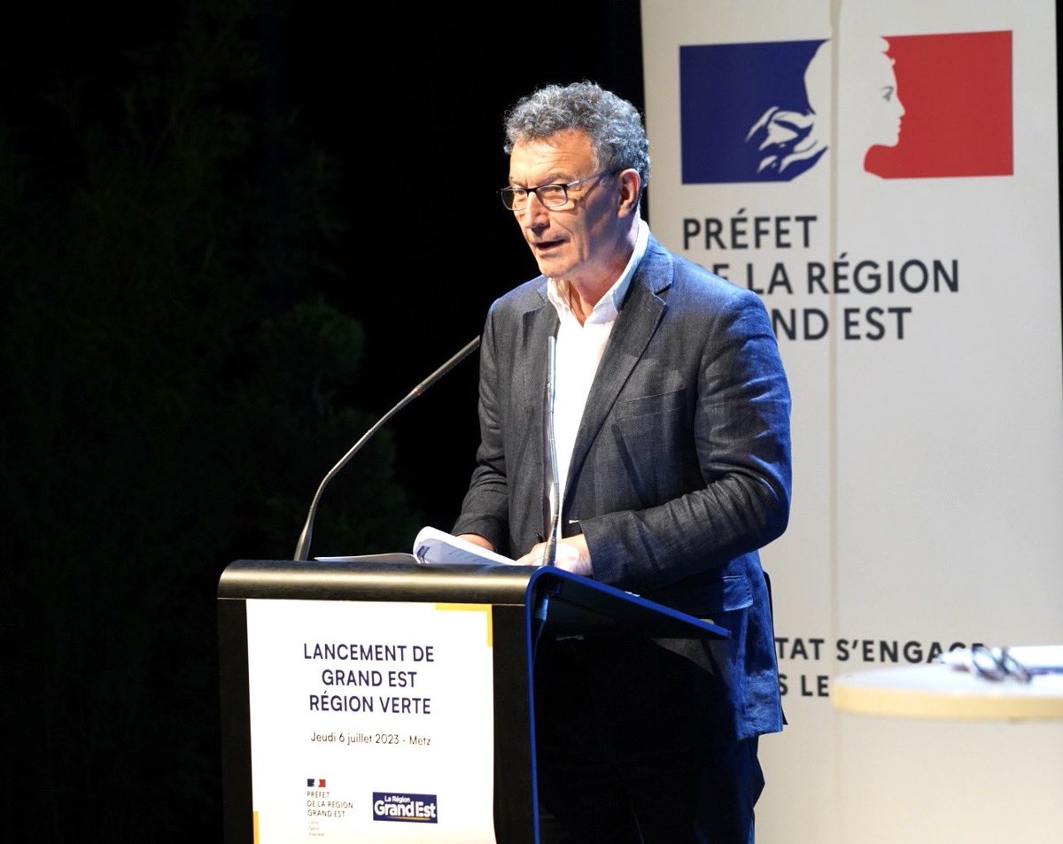 Franck_LEROY_'s tweet photo. Grand Est #RegionVerte | Nous sommes aujourd'hui la 1ère Région à porter une ambition de planification écologique régionalisée co construite avec l’Etat et les forces vives du #GrandEst.
 
Cette ambition, nous la déclinerons territoire par territoire ! https://t.co/JuvlABjjFl